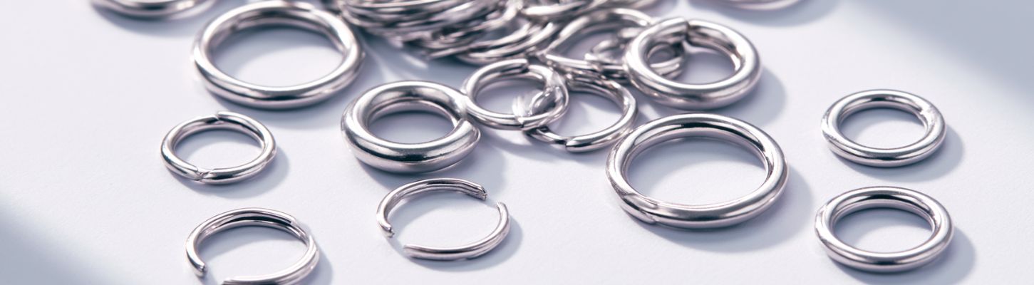 Jump Ring vs Split Ring: What's the Difference? - Atlanta Findings